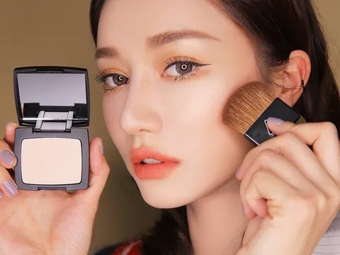 6 mẹo giúp lớp nền mịn lì tự nhiên, giữ đẹp nhiều giờ không lo xuống tông
