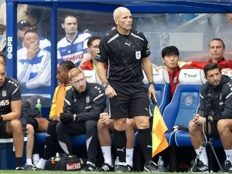 Trọng tài biên trận Chelsea bị cảnh sát đình chỉ vì quấy rối