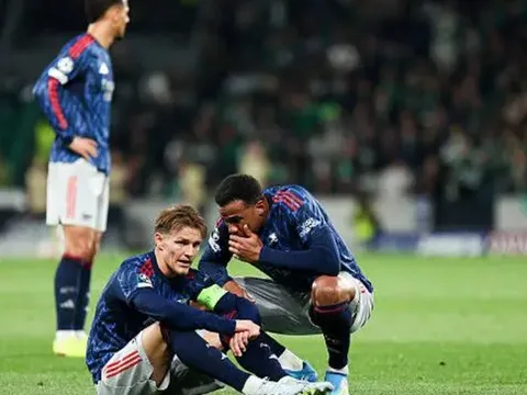 Ác mộng chấn thương của Odegaard đe dọa tham vọng Arsenal