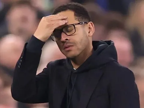 Gallas tuyên bố Chelsea không thể kiên nhẫn với dàn sao trẻ