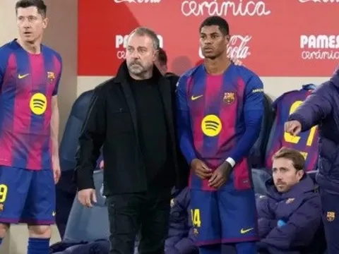 Barcelona đàm phán giữ chân Hansi Flick và Lewandowski