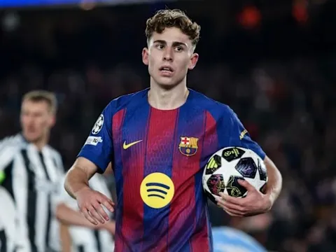 Tin đồn chuyển nhượng tối 8/4: Man Utd săn Akliouche; Chelsea hỏi mua Fermin Lopez