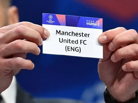 Arsenal giúp Manchester United rộng cửa dự Champions League