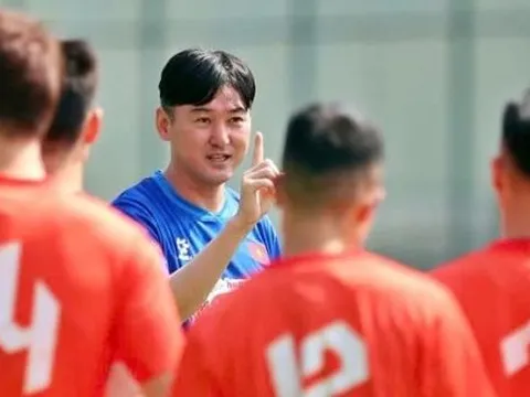 'Cánh tay phải' của HLV Kim Sang Sik rời ĐT Việt Nam