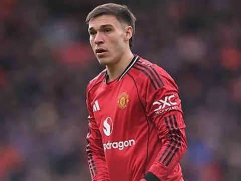 Man Utd tận dụng hình ảnh Ugarte trước khi bán tháo