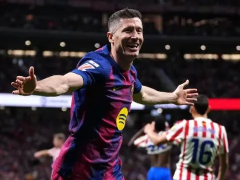 Chia tay Lewandowski là nỗi đau cần thiết của Barcelona
