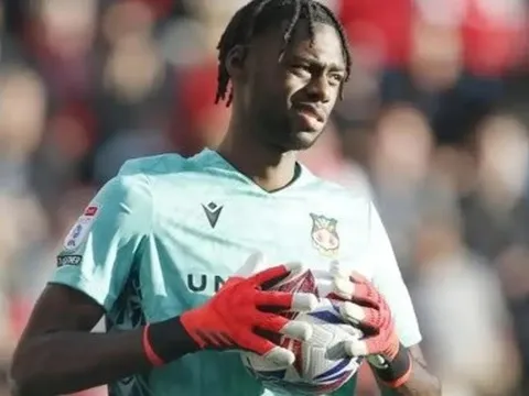 FIFA cấp phép cho cựu thủ môn Arsenal khoác áo Nigeria