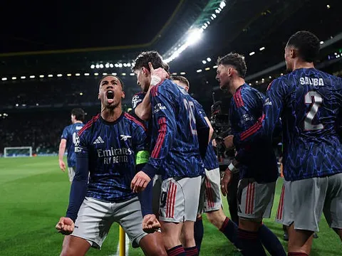 Trận thắng Sporting là lời đáp trả đanh thép của Arsenal