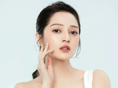 Bảo Anh lên tiếng về khoảnh khắc tình cảm bên trai lạ