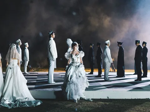 LyLy lần đầu kết hợp với “phù thủy hình ảnh” Đinh Hà Uyên Thư trong MV mới