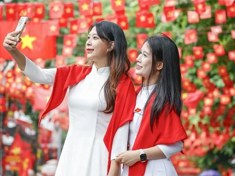 Tổng Liên đoàn Lao động đề xuất hoán đổi lịch nghỉ lễ 30/4 - 1/5, sẽ lấy ý kiến trên mạng xã hội