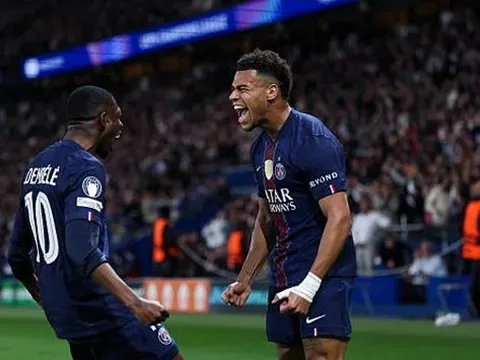 Kvaratskhelia rực sáng giúp PSG nhấn chìm Liverpool
