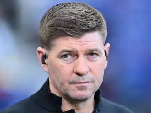 Gerrard chỉ ra lỗ hổng của Konate và Mamardashvili trước PSG