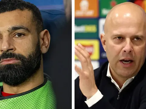 Arne Slot cất Salah vì Liverpool bận phòng ngự