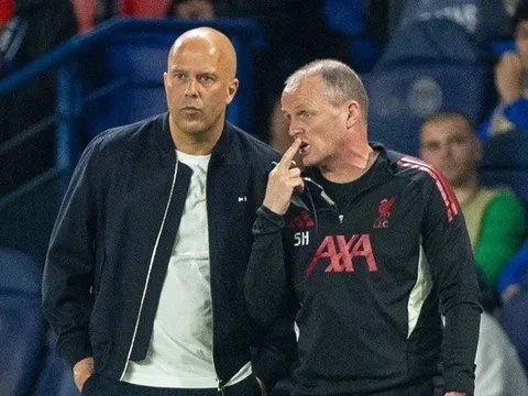 Liverpool bật chế độ sinh tồn nhưng vẫn không thể sống sót