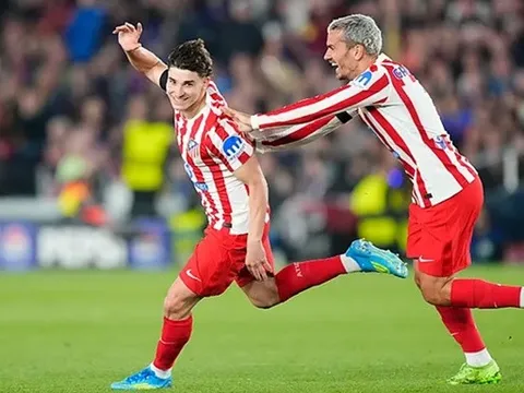 Simeone phá lời nguyền 20 năm của Atletico tại Camp Nou