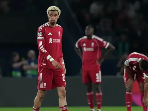 Phép màu Anfield khó cứu vãn con tàu Liverpool đang mục nát