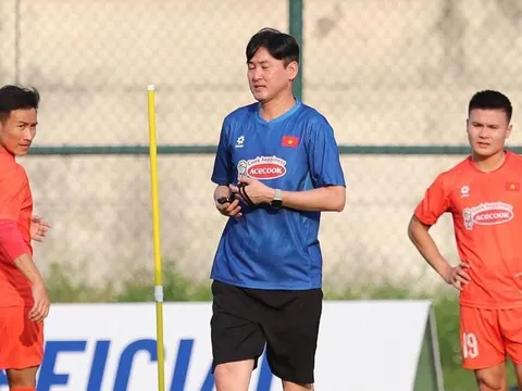 Trợ lý ông Kim Sang-sik sang Thái Lan làm HLV trưởng