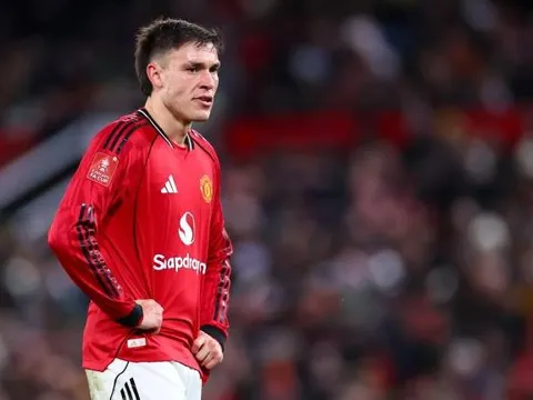 Romano xác nhận MU bán Ugarte để đón 2 tân binh