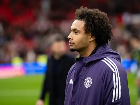 Kế hoạch "hiến tế" Zirkzee giúp MU giải bài toán thay Casemiro