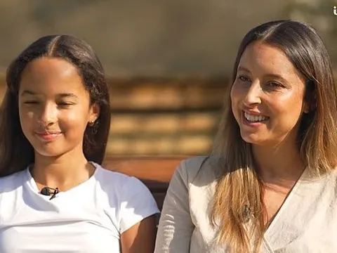 Vợ cố sao MU mang thai nhờ phôi đông lạnh