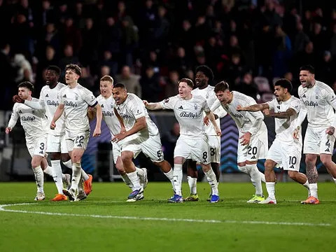 Nottingham đứng giữa giấc mơ châu Âu và cuộc chiến trụ hạng