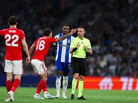 Nottingham Forest cầm hòa Porto dù bị ép sân nghẹt thở