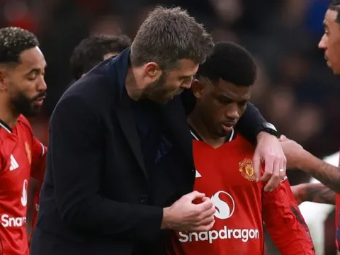 Carrick hồi sinh MU, sẵn sàng nhận ấn kiếm tại Old Trafford