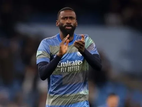 Arbeloa cất Rudiger để dồn toàn lực đấu Bayern Munich