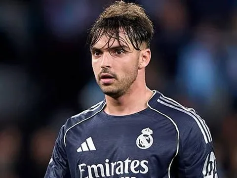 Real Madrid hét giá 50 triệu euro cho Raul Asencio