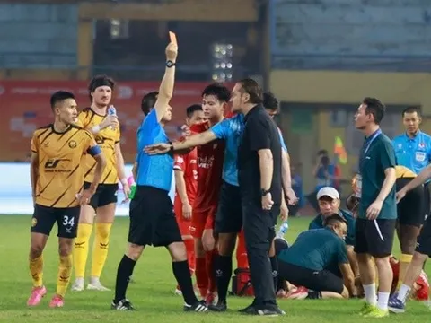 Trợ lý Thể Công tố trọng tài Ngô Duy Lân xử ép HLV Popov