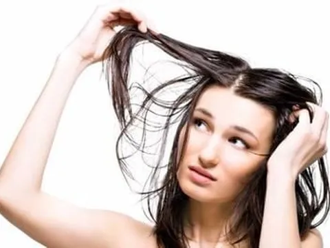 Da đầu nhanh bết dầu: 5 cách đơn giản giúp tóc luôn sạch thoáng và chắc khỏe