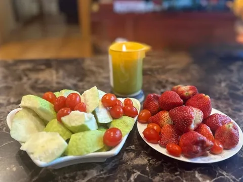 Có nên ăn hoa quả trước khi đi ngủ không?