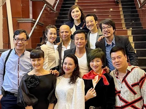 Hội bạn học quen mặt khán giả cả nước: Dàn NSƯT, diễn viên gạo cội, có người từng làm Trưởng đoàn Nhà hát Tuổi trẻ