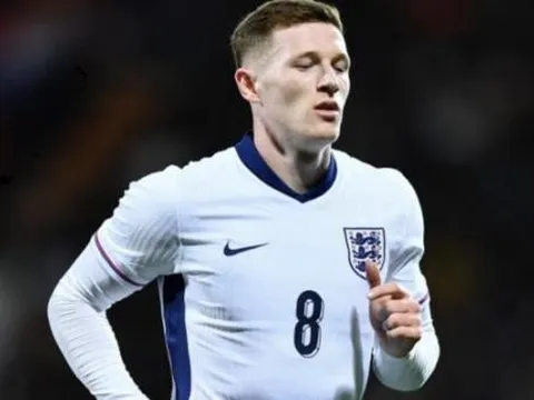 MU quyết vượt mặt Man City vụ Elliot Anderson