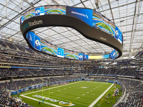 Sân World Cup của ông chủ Arsenal bị đe dọa đình công