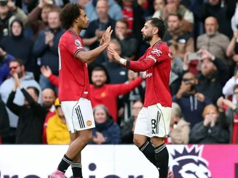 Bruno Fernandes chỉ cách giúp Zirkzee tỏa sáng