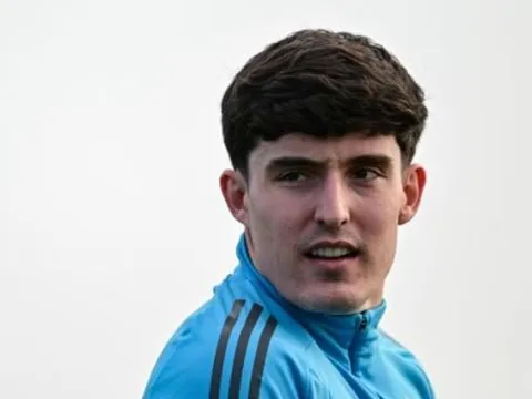 Ben White nguy cơ rời đi, Arsenal chốt mục tiêu mới