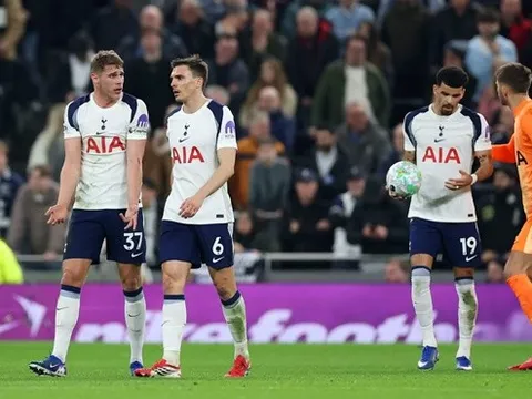 Sau 6292 ngày, Tottenham mới lại rơi xuống nhóm rớt hạng