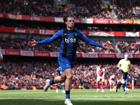 Merson gọi trận thua Bournemouth của Arsenal là kết quả tồi tệ