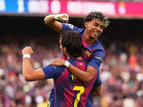 Thắng đậm derby, Barca nới rộng cách biệt với Real lên 9 điểm