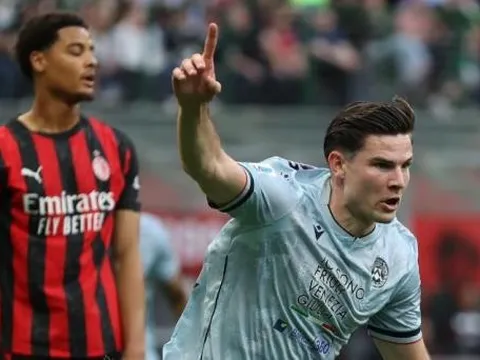 Thua đậm Udinese, Milan hụt hơi trong cuộc đua vô địch