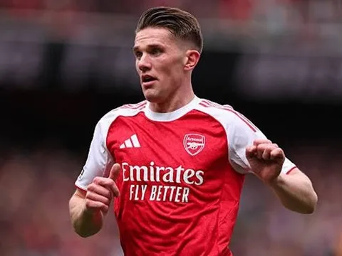 Gyokeres cho rằng mặt sân khô khiến Arsenal thua sốc