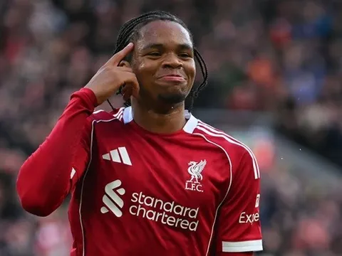 Chấm điểm Liverpool: Ngumoha chói sáng; Salah tìm lại tự tin