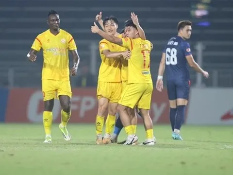 Đình Bắc ghi bàn không đủ giúp CAHN hạ PVF-CAND