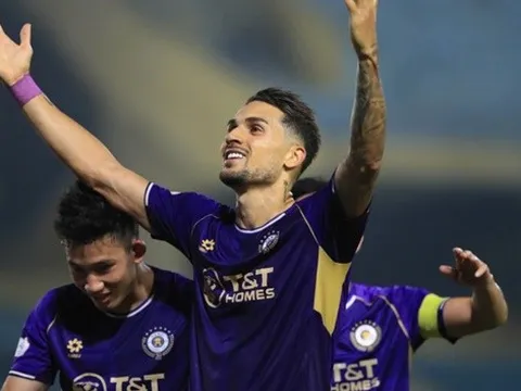 Hoàng Hên và Hai Long giúp Hà Nội FC thăng hoa tại Hàng Đẫy