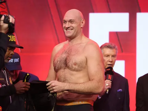 Tyson Fury tuyên bố: 'Quên Wilder đi', đại chiến với Anthony Joshua phải diễn ra ngay lập tức