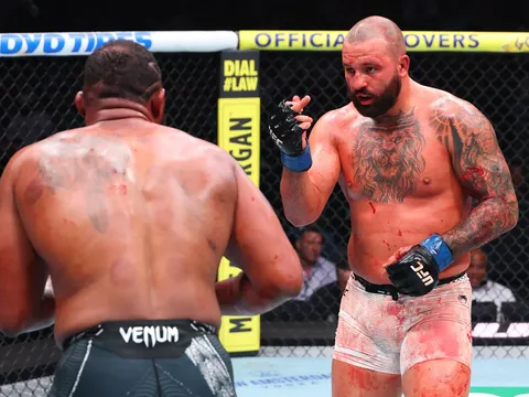 Màn 'tử chiến' tại UFC 327: Josh Hokit chiến thắng Curtis Blaydes sau cuộc chiến nghẹt thở, ứng viên cho 'Trận đấu của năm'