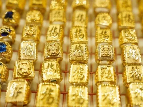 Giá vàng hôm nay 12/4/2026 lao dốc: Vàng miếng SJC giảm sốc 2,1 triệu đồng/lượng