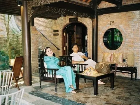 Tăng Duy Tân khoe hình ảnh đi du lịch cùng Bích Phương, công khai gọi là 'em'